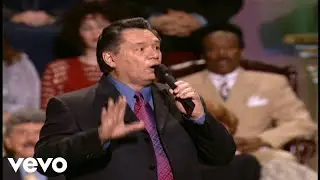 Bill & Gloria Gaither - You'll Never Walk Alone [Live] ft. Armond Morales