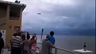 Best ufo sightings 2016 - UFOs and aliens appeared in the Spanish beach shocking