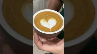 Latte art heart &hearts;️ #latteart #latte #cofeelover #coffeetime #vairalshort #videoshorts #heart #❤️