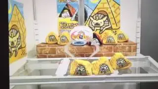 Toreba UFO catcher lucky win only one try, pyramid Neko Atsume cat.