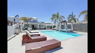 Impresionante villa con vista al mar y gran piscina. Stunning villa with ocean views and large pool