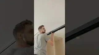 Begehbarer Kleiderschrank mit Schiebet&uuml;r