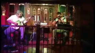 A Las Raices - Stray Sod