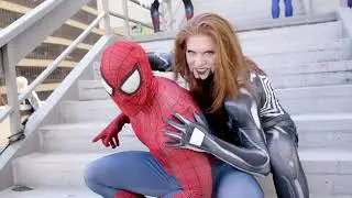 SPIDER MAN, GWEN STACY VS VULTURE VS Dragon CON 2017 Pretty Ladies  1080 X 1920