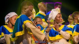 Beautiful Atmosphere of Massive Crowd Singing CCC Hymn 384 In The Celestial Basilica
