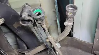 Jeep-Joe, 2000 Ford Ranger Fuel-pump replacement, at Wayne's Automotive. Wayne doing the work