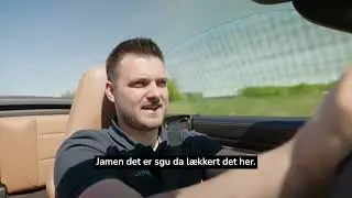 Glad i l&aring;get i en Porsche 911 cab