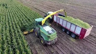 Siláže s řezačkou John Deere 8800i