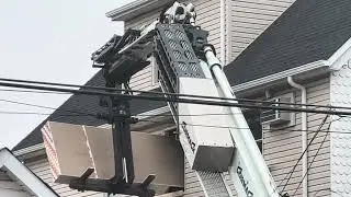 Amazing machinery help in lifting building materials 