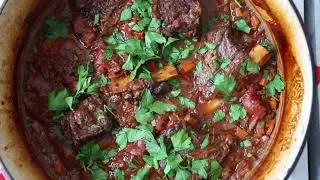 Booze Bites: Making red wine braised short ribs with Osprey's Dominion Cabernet Sauvignon