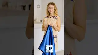 #Friseurin im beigen #Nylonkittel &ndash; #Raschelig & absolut stylisch! ✂️✨ | AI Folge 450