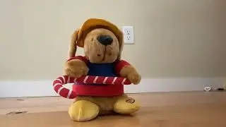 Beverly Hills Teddy Bear Co. Animated Raincoat Dog &ldquo;Singin&rsquo; In The Rain&rdquo; READ DESC