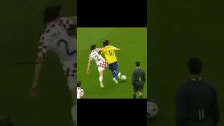 🤩 Ronaldinho 🇧🇷Brazil vs Croatia Copa De 2006 #football #soccer #ronaldinho #ronaldo skills #croatia