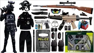 Open the box to collect toy guns, MP5 submachine guns, M4 carbines, Colt 1911 pistols, Glock