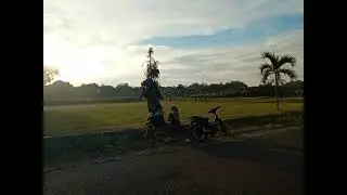 Balik Ti Pagaw&eacute;an Pasosor&eacute;, Sindang Heula Nongton Ma&eacute;n Bal Jeung Ka&eacute;ndahan Alam Langit Ti Sisi Jalan