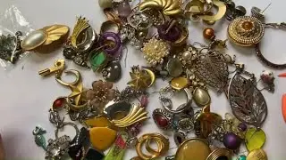 Goodwill Bluebox mystery jewelry UNBOXING! I need YOUR help! Full Time Reseller on eBay & Poshmark