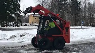 Kompaktlastare Thomas 233 Plus