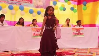 A beautiful dance: छोटी राधा 🥰 Maiya Yashoda #TolKujapi #Kujapi_Gaya #Kujapi