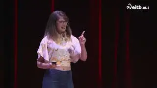 Naukas 2022 27 In&eacute;s Dawson &iquest;Qu&eacute; pesa m&aacute;s, la ignorancia o mi pelo