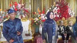 SATU TEMBANG YG CUKUP MERDU DARI ORANG TUA MEMPELAI YG BERJUDUL__SENYUMLAH__RESEPSI _ADI & DINA