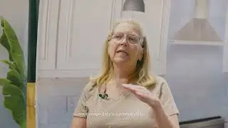 Claudia manages energy use with the APS app