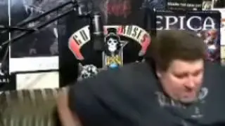 Drachenlord steht auf