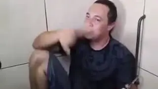Preso mais engra&ccedil;ado do mundo! Se loco cachoeira