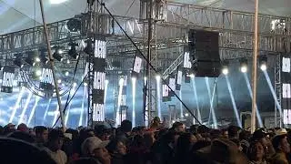 Sonidero de Tlaxcala baja del escenario a la Banda Tierra Sagrada