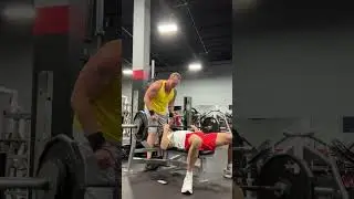 Brandon hits 165 for almost 2 reps today 💪 #chestday #chestworkout #bench #lifecoach #coachcasey