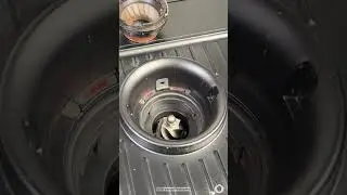 How to Clean the Built-in Grinder of Breville Barista Pro - #espressomachine #coffee #shorts