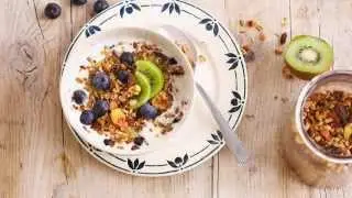 Alpro Recipe - Granola Kiwi & Blueberry Breakfast
