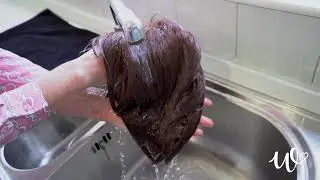 Washing a synthetic wig