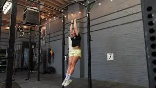 Supinated Narrow Grip Active Bar Hang