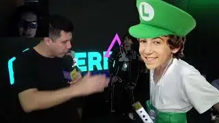 TK EDUZIN REAGINDO: BEIJOU O CARA NO PALCO E O NAMORADO TAVA VENDO