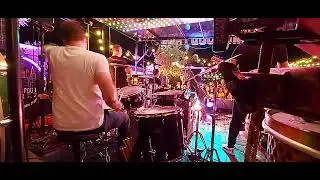 ZRDK - Gallito Ingles en Urbanzada con Fletch Saenz en la batería