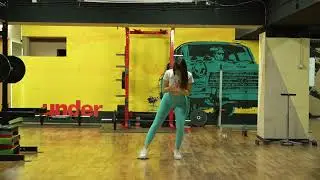 cossack squat with sliders2