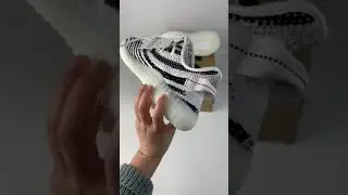 Yeezy 350 V2 Zebra from www.maxkickz.cn