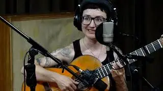 COMO FLOR DE CAMPO -  Hecha la Otra