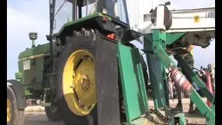 Tractorpulling p&aring; L&ouml;vsta i Roma