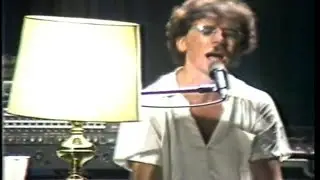 Charly Garc&iacute;a - Luna Park-Presentaci&oacute;n de Clics Modernos (18/12/1983) - Video