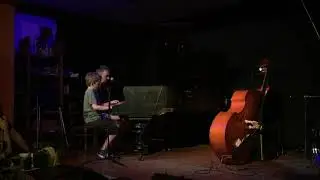 Mika (9) - Boogie Woogie in G - mit dem sensationellen Christian Rannenberg - Frankfurt Art Bar