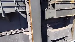 DDH181護衛艦ひゅうが、航空機用昇降機上昇。Aircraft elevator rise ofJS HYUGA.