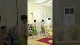 Elegant Asian Bride & Groom 👰🤵 #AsianCulture #WeddingVibes #BeautifulTradition