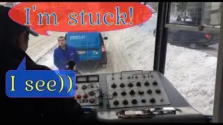 Trains rescue a helplessly stuck car! The power of the locomotive helps Russian drivers losers!