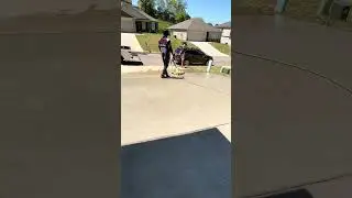 Satisfying Driveway Cleaning Pt2 #satisfying #cleaning #pressurewashing
