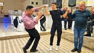Γιος κρατάει τόν πατέρα του-  Δημήτρης Τζουμερκιώτης- Τάκης Ζιαγκας
