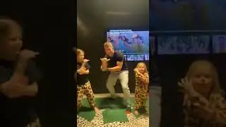 David Warner's FUN dance with his daughters on 'Nach Punjaban' song 😍 | #shorts #nachpunjaban