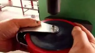 Radial riveting machine used in processing wheel