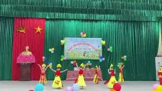Múa Nam Quốc Sơn Hà - Hào Khi Việt Nam do các bé mầm non thể hiện nhân ngày hội đến trường của bé