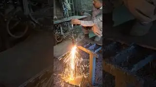 High-Heat Steel Plate Cutting with Gas Torch: Inside the Workshop